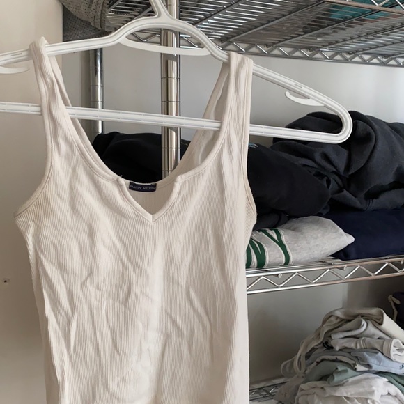 brandy melville tank top - Picture 1 of 3